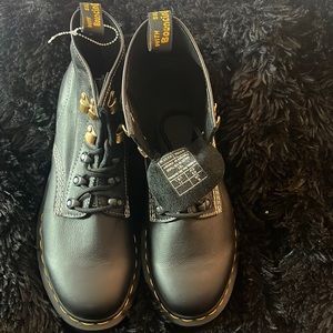 Dr. Martens Lace up boots NWOT size 11 Women’s